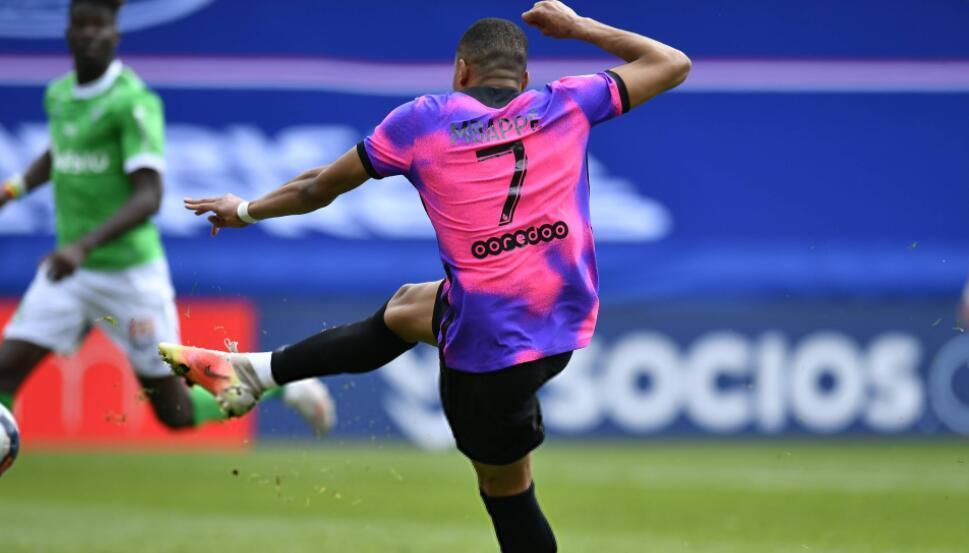 db体育中国区官网-清晨门兴格拉德巴赫绝杀压哨——法国杯节点到来，压力陡增，临场指挥获称赞