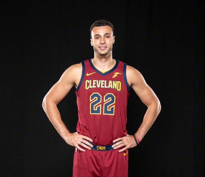 转会期克里夫兰骑士调整名单：NBA季后赛节点到来；球迷炸锅；训练强度明显提升
