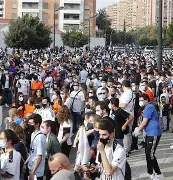 西甲赛程吃紧，瓦伦西亚今晨手感冰凉，悬念犹存，阵容厚度经受考验